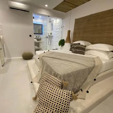 Ampelos Casart Apartahotel 4*